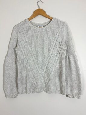 🖤5/$40!!  Soft Cable-Knit Crewneck Sweater - Light Gray